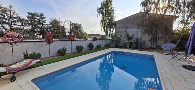 Réaménagement d’un jardin avec piscine à Andrézieux-Bouthéon
